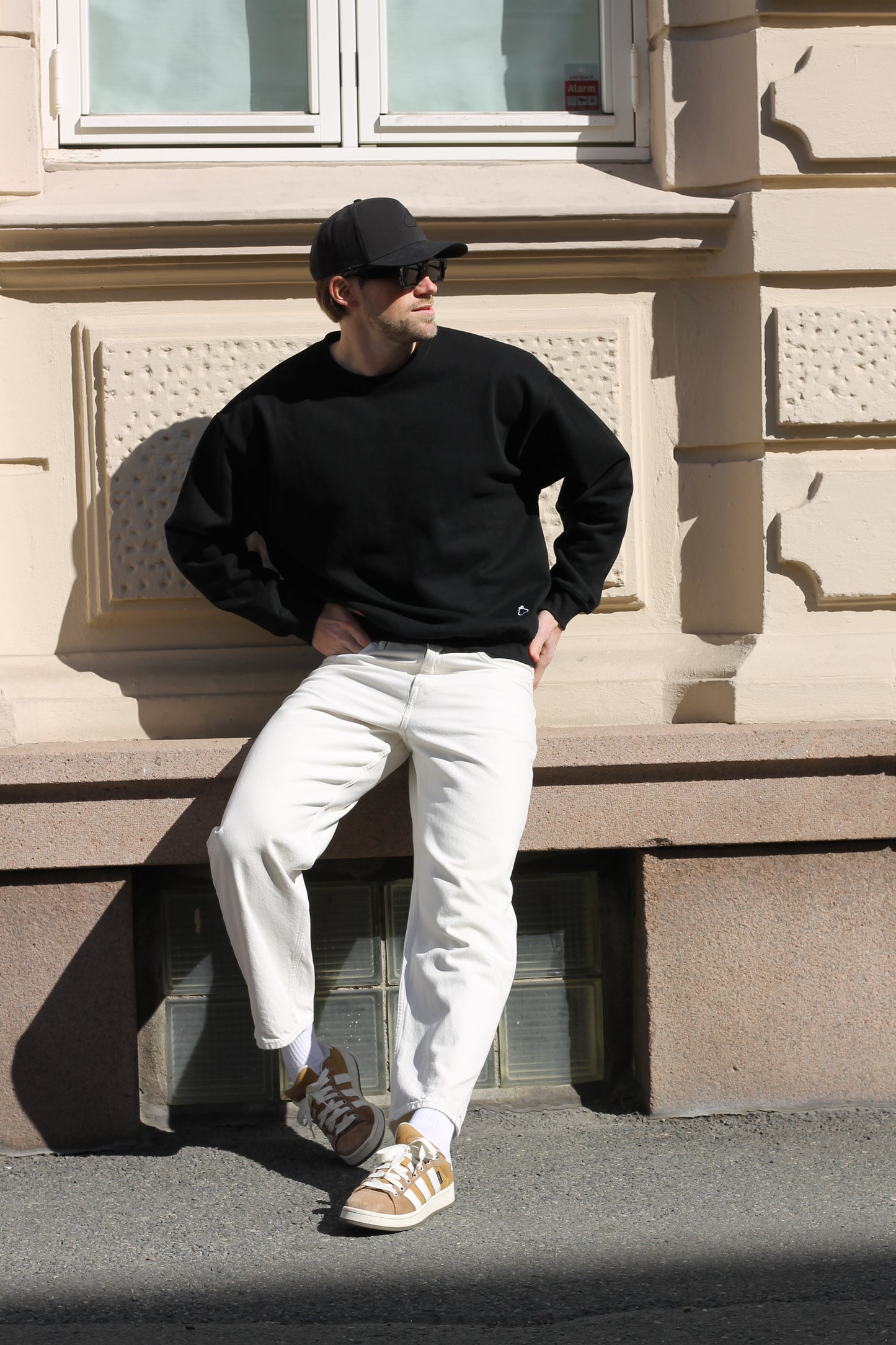 The Crewneck - Black