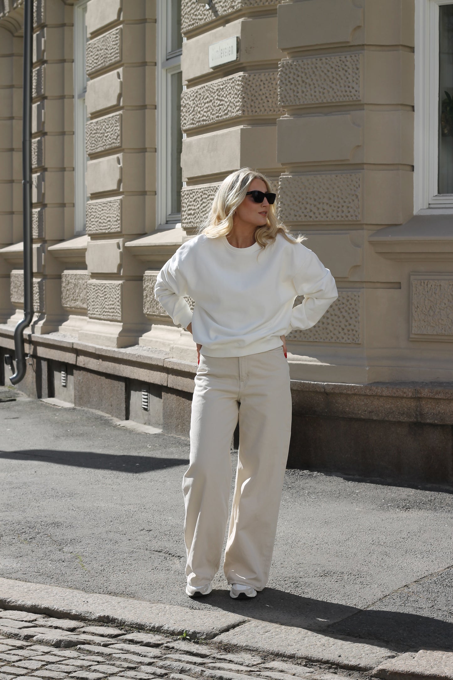 The Crewneck - White
