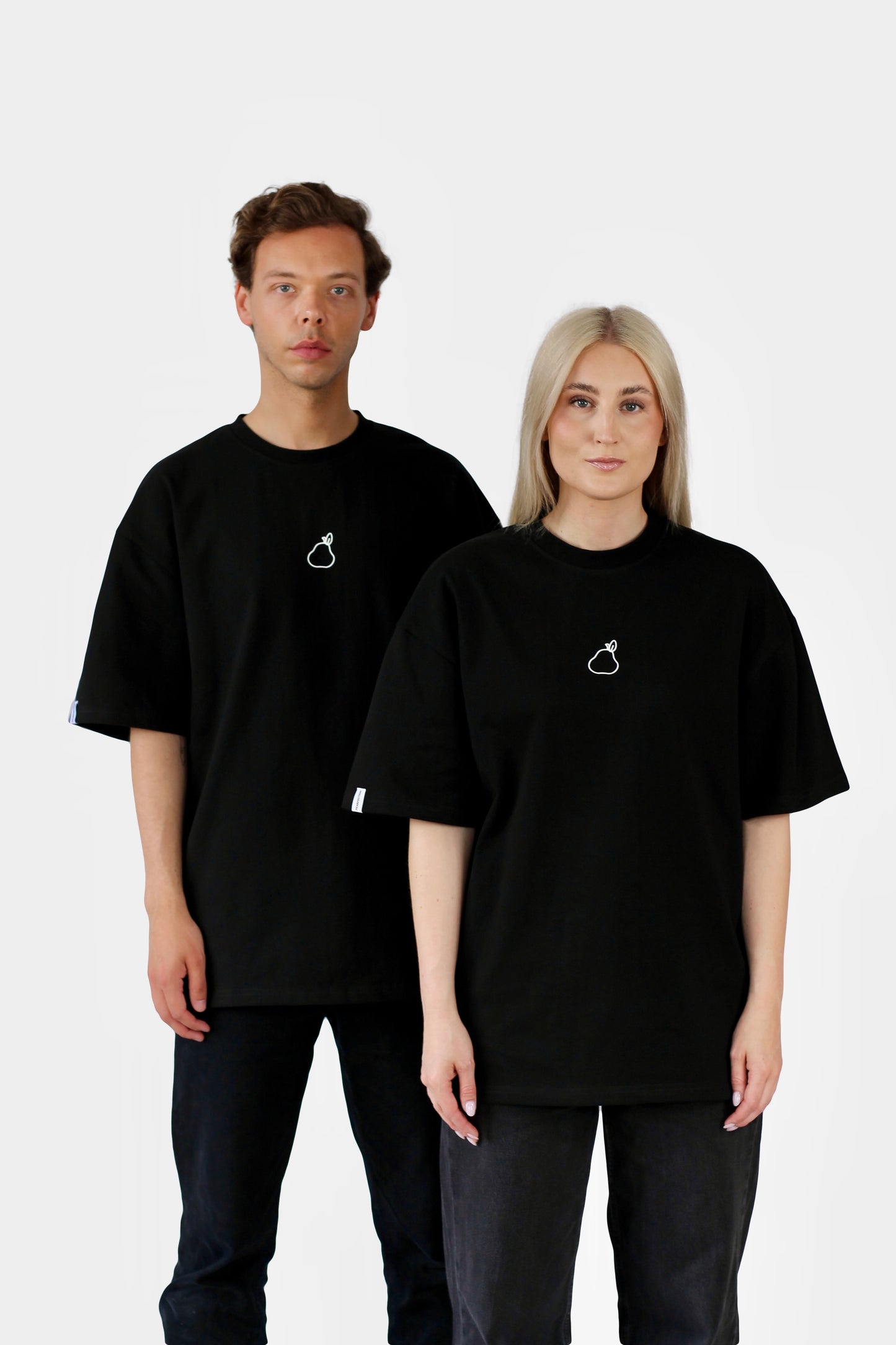 The Pear - Black