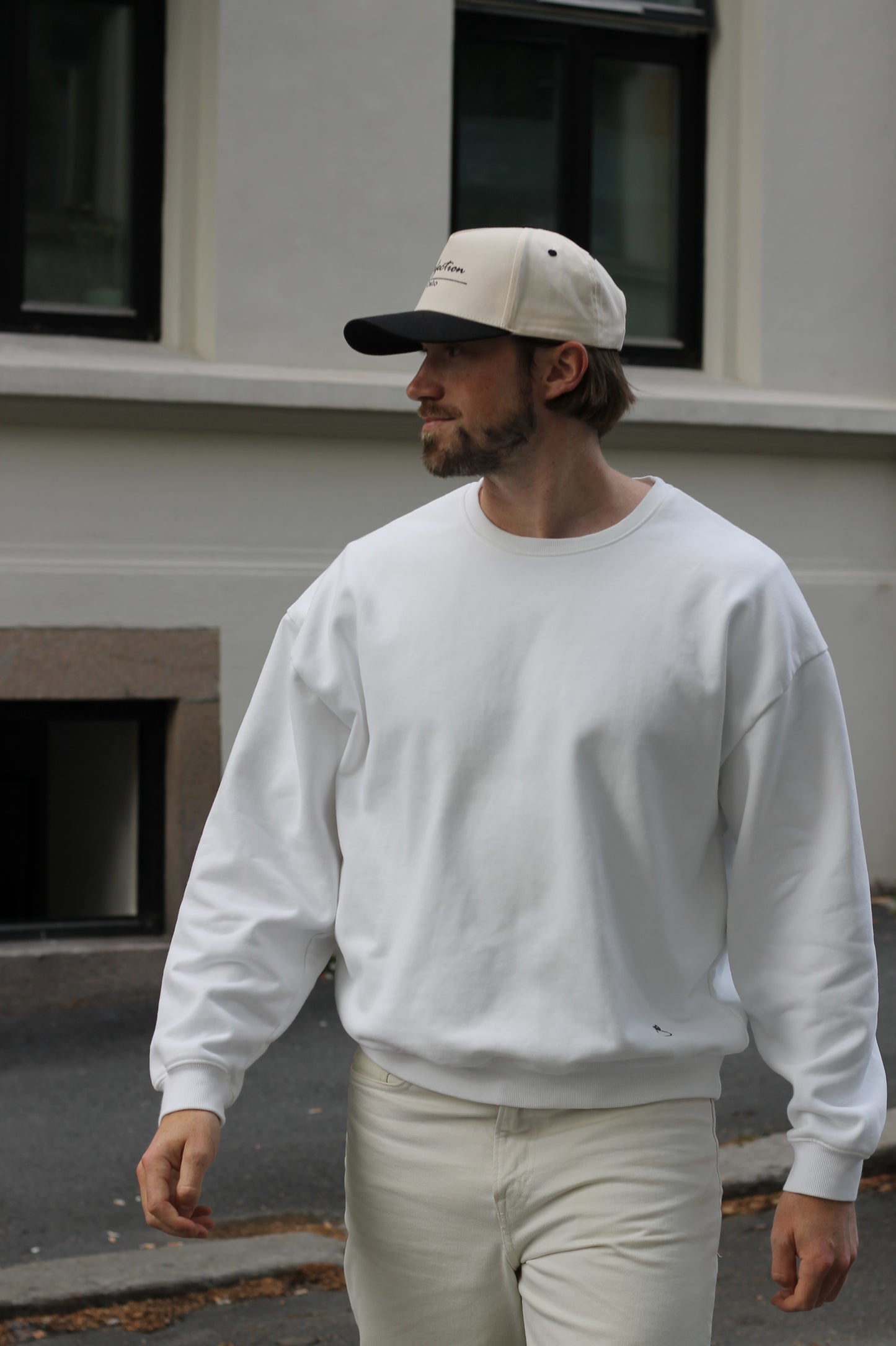 The Oslo Snapback - beige/black